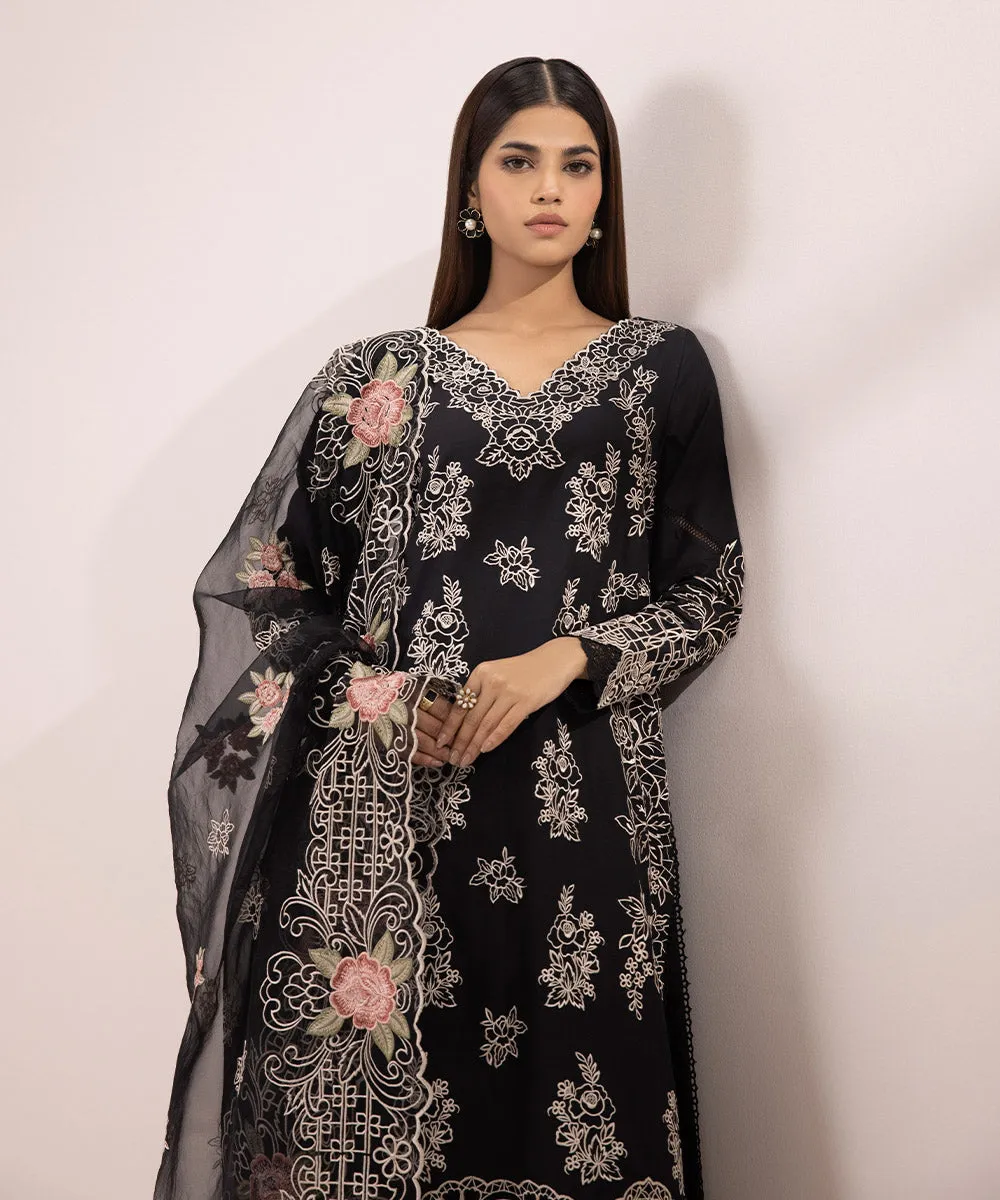 3 Piece - Embroidered Lawn Suit