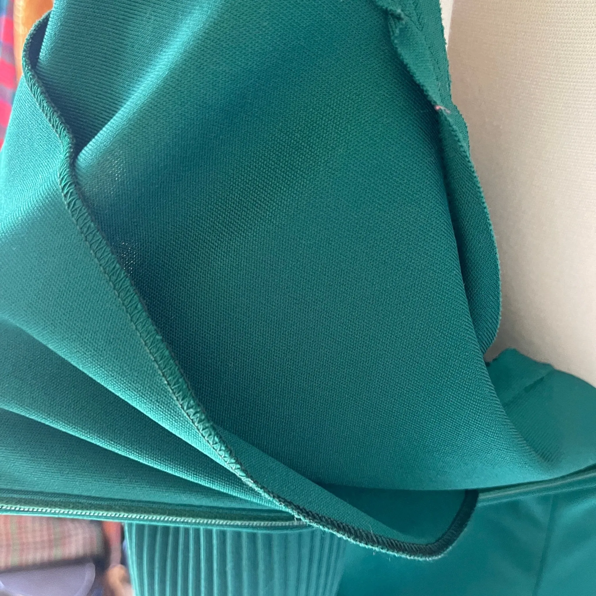 Vintage Emerald Green by Edith Flagg with Flouted Sleeves in Mini Pleats. 1970s Fashion.