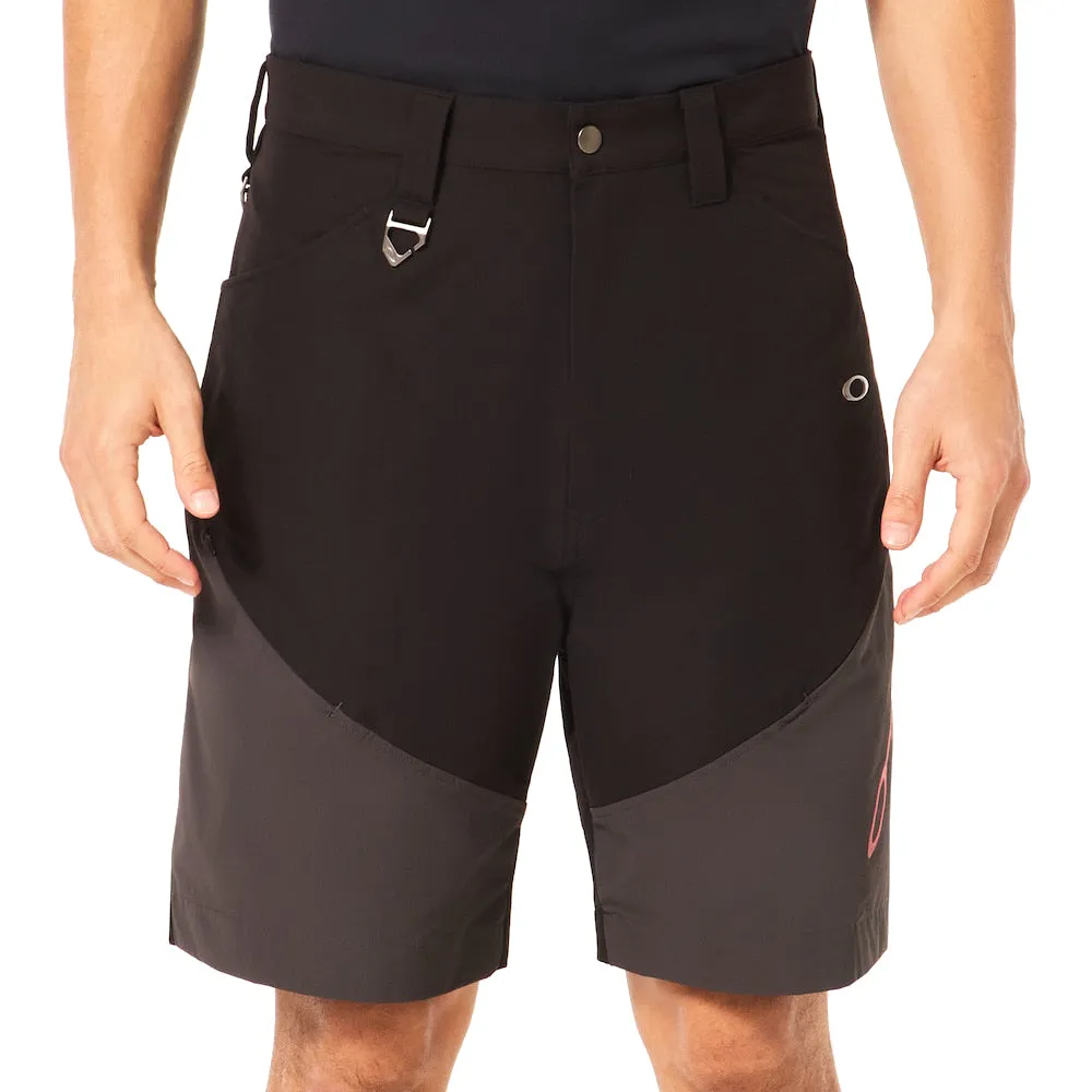 ICON SHAPE WIDE SHORTS BLACKOUT