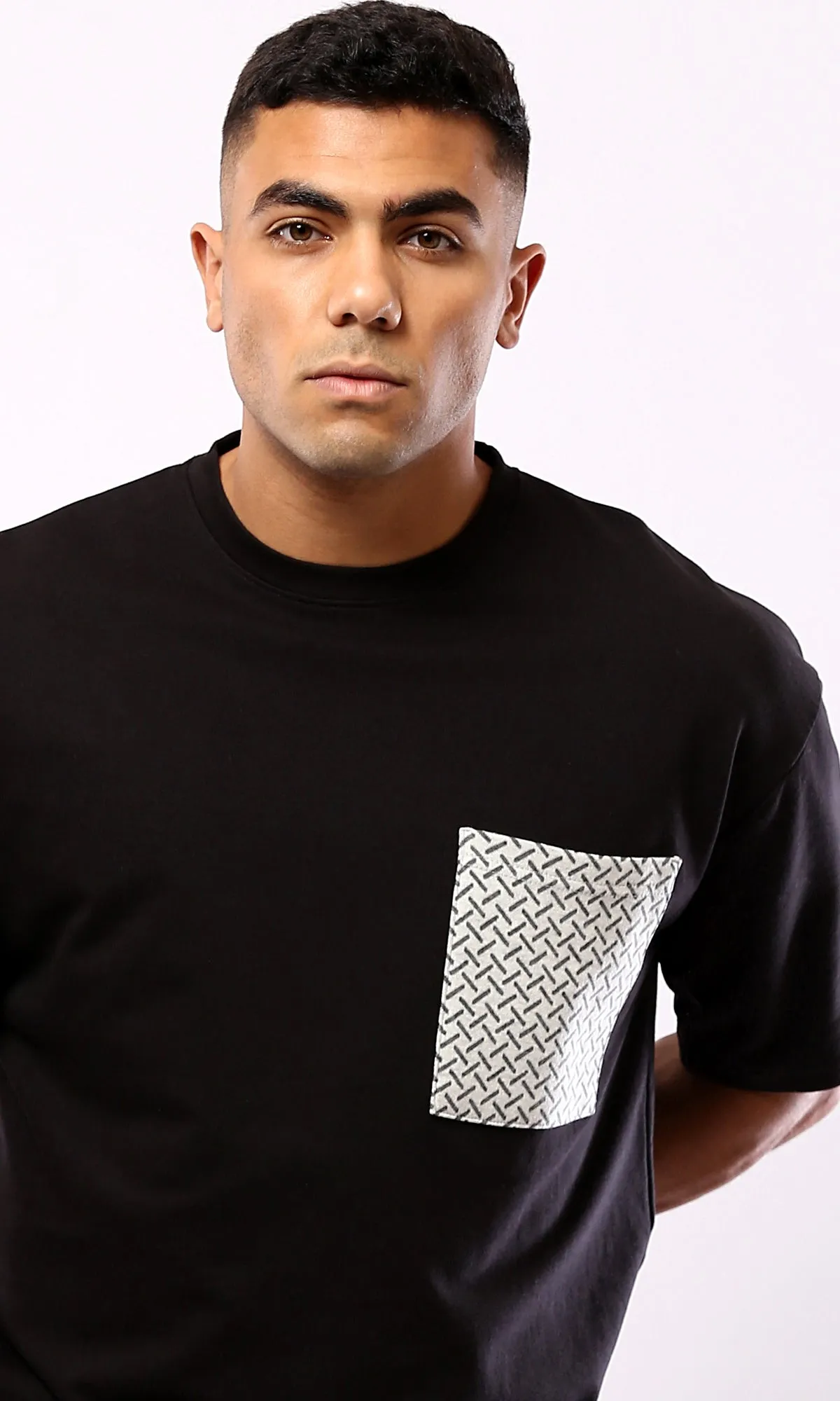 O181700 Relaxed Fit Black Tee With Front Patterned Pocket