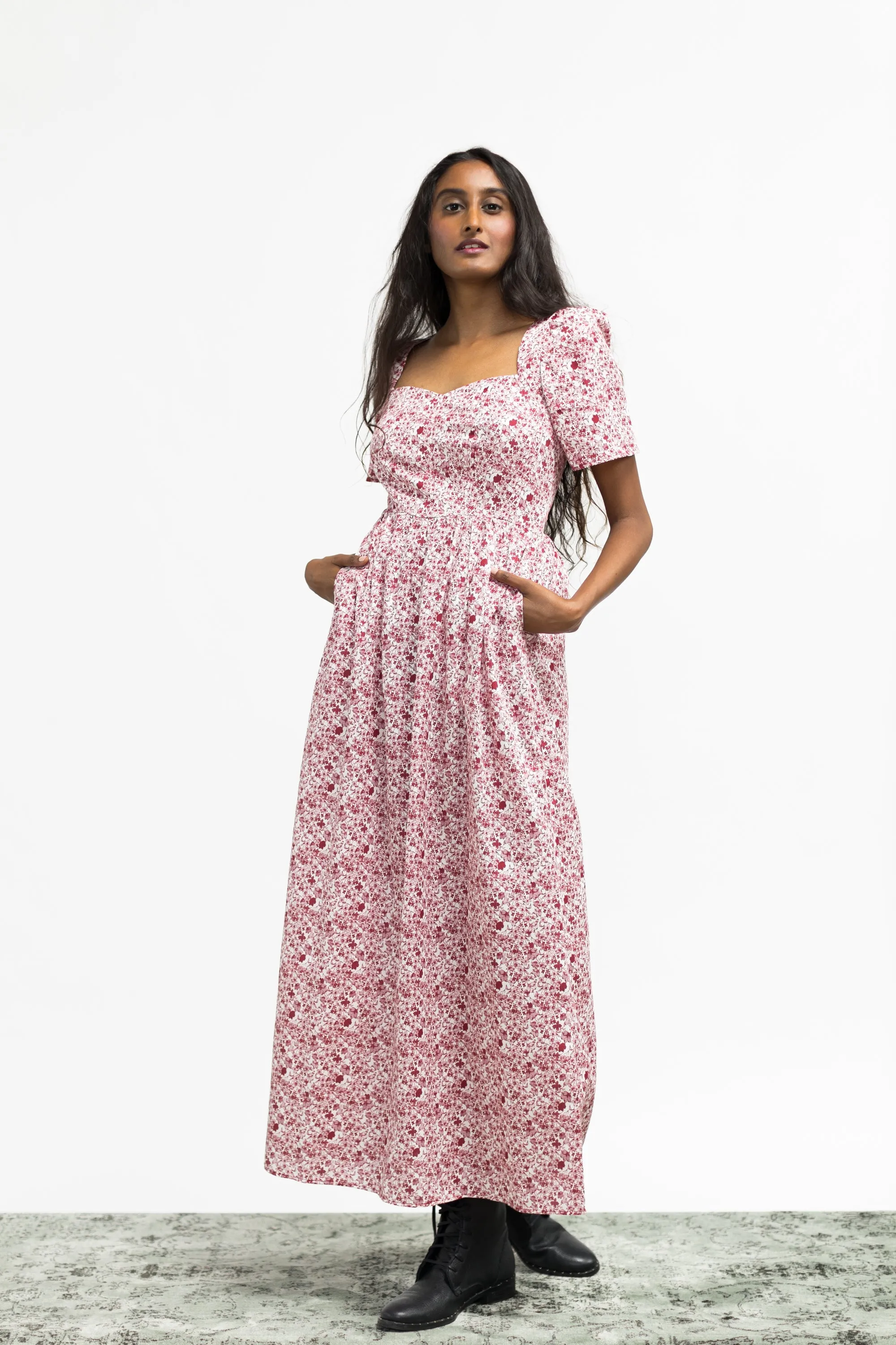 Beatrice Maxi Dress With Sweetheart Neckline / Pink   Milkly White Liberty Floral Cotton